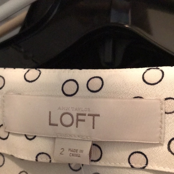 NWT “LOFT” DRESS W/BLOUSY FIT ON TOP. CREAM TOP BLACK BOTTOM SHORT SLEEVES.SZ 2 - Picture 7 of 9